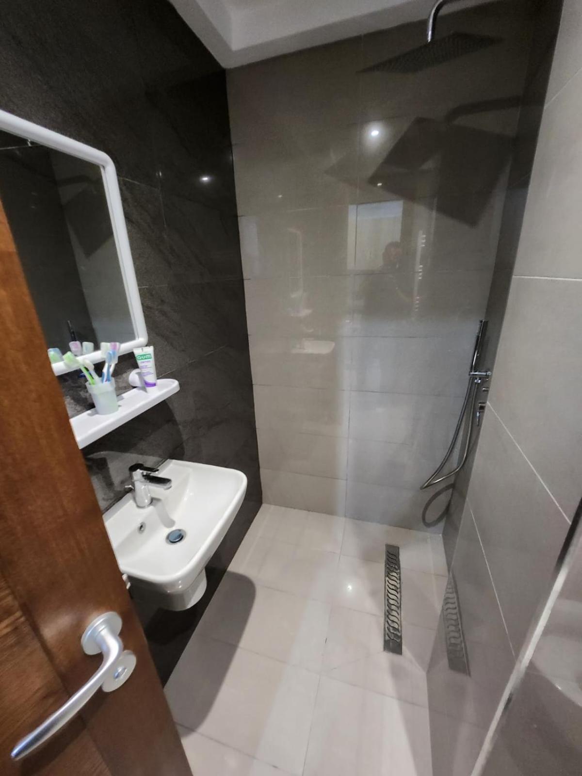 Appartamento Elegant S1 Meuble Garde A Ariana -Tunis Esterno foto