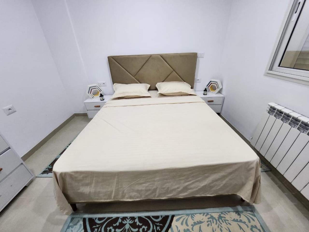 Appartamento Elegant S1 Meuble Garde A Ariana -Tunis Esterno foto